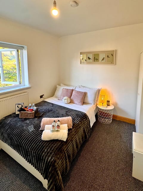 Fortune Havens- 3BDR Contractor and Temporary housing with Private Parking Vacation rental in Nottingham