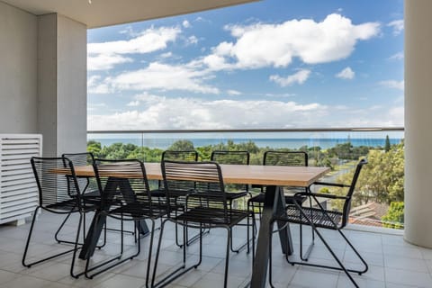 View (from property/room), Balcony/Terrace, Sea view
