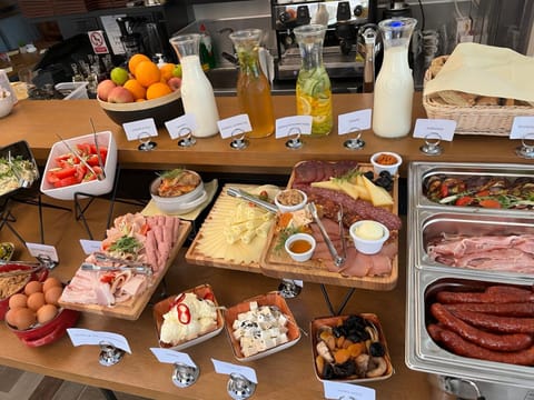 Food and drinks, Food, Breakfast, Buffet breakfast