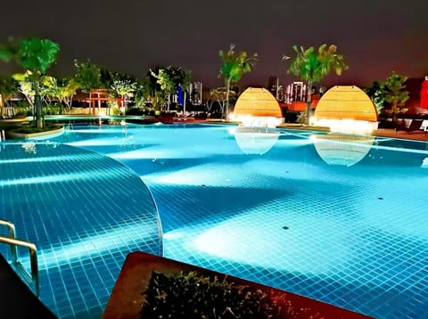 Night, Swimming pool