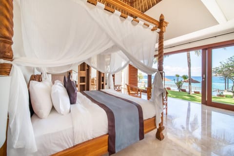 Bed, Bedroom, Sea view