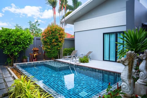 Property building, Garden view, Swimming pool