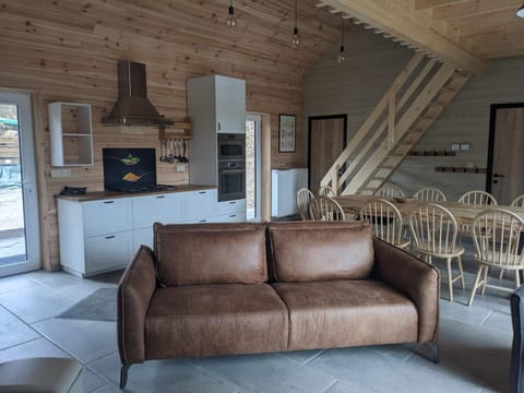 Kitchen or kitchenette, Seating area, Dining area