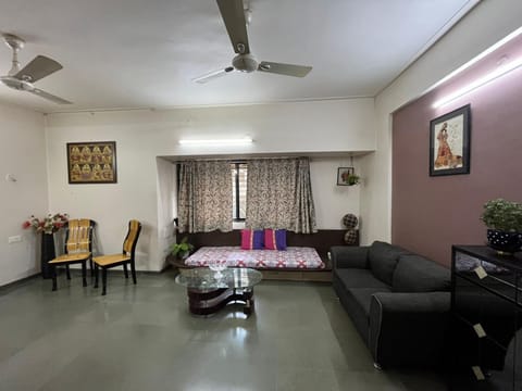 Living room, Photo of the whole room