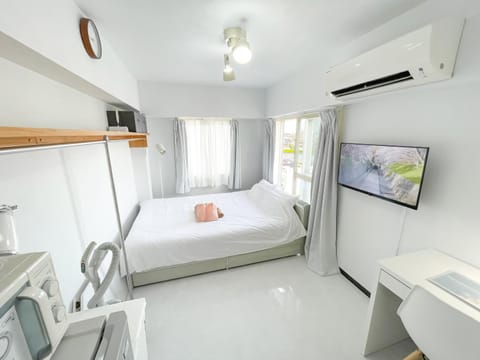 Bed, TV and multimedia, Photo of the whole room, Bedroom, air conditioner