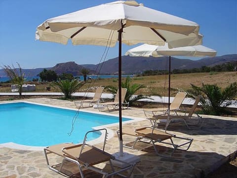 Day, Natural landscape, Mountain view, Pool view, Swimming pool, sunbed