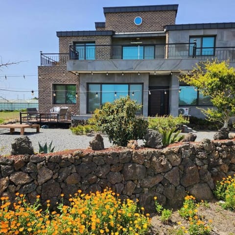 Property building, Garden, Garden view