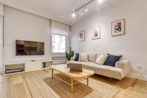 Communal lounge/ TV room, Living room