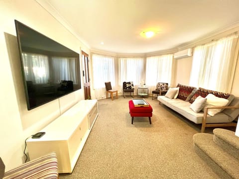 Communal lounge/ TV room, TV and multimedia