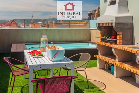 Off site, BBQ facilities, Balcony/Terrace, Balcony/Terrace, Sea view, Swimming pool