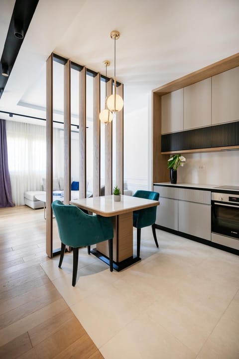 Kitchen or kitchenette, Living room, Seating area, Dining area, stove