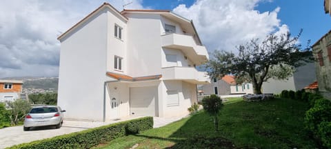 Property building, Parking