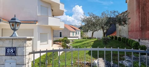 Property building, Garden, Garden view