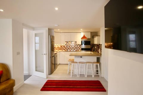 Dining area, pet friendly, kitchen