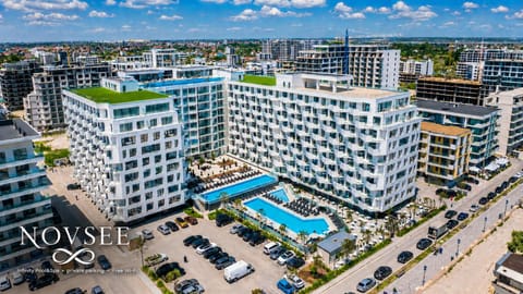 Property building, Restaurant/places to eat, Swimming pool, Breakfast