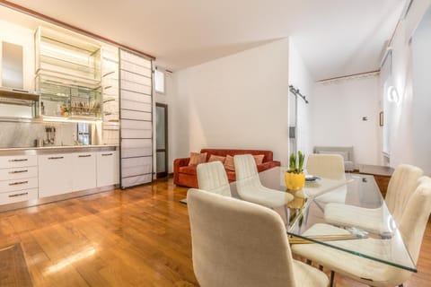 Kitchen or kitchenette, Living room, Seating area, Dining area, dishwasher, stove