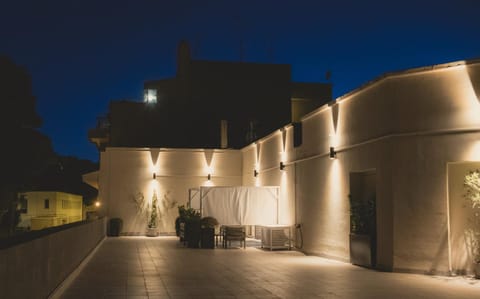 Property building, Balcony/Terrace
