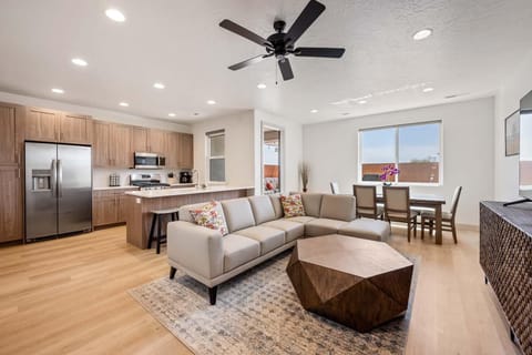 Sannar Lodge #21 townhouse House in Santa Clara