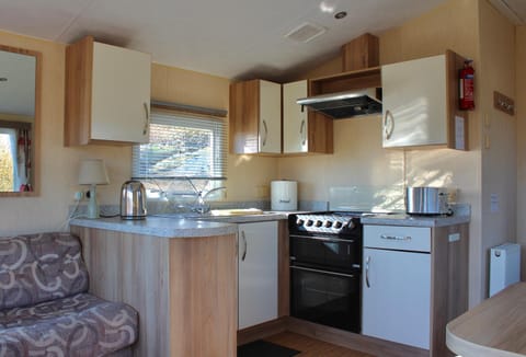 Coffee/tea facilities, Kitchen or kitchenette, minibar, pet friendly, stove, toaster