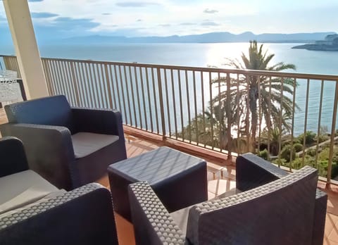 Natural landscape, Balcony/Terrace, Sea view
