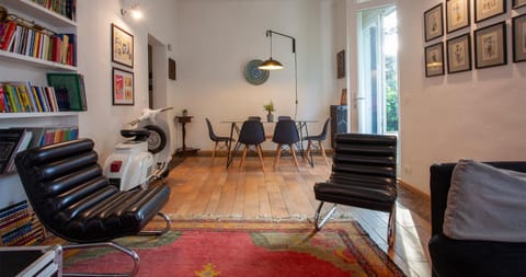 Library, Living room, Seating area