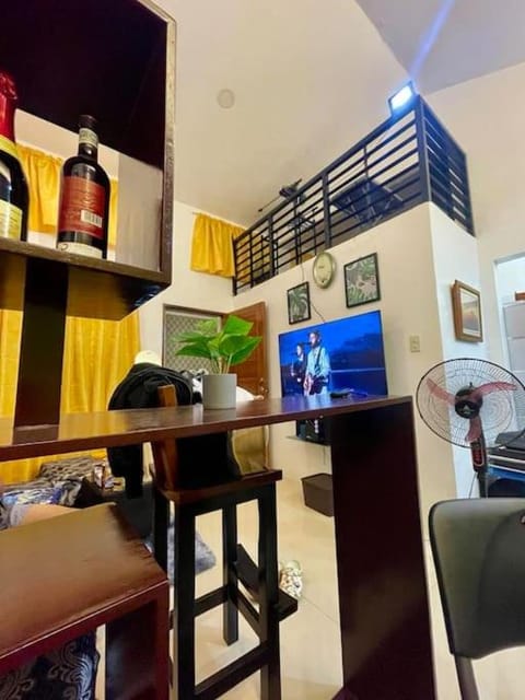 TV and multimedia, Living room, Seating area, minibar