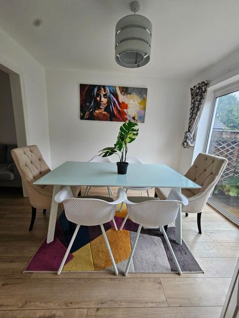 4 Bed in the heart of Hartford House in Northwich