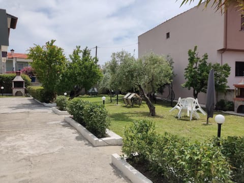 Elina House and Garden House in Nikiti