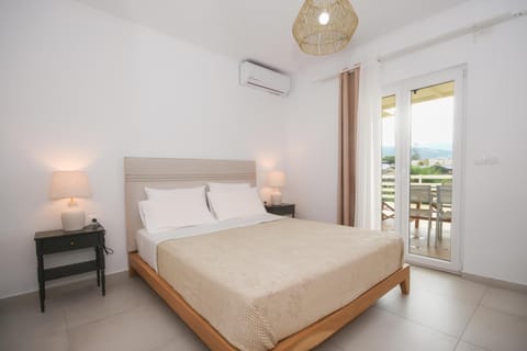 Bed, Bedroom, air conditioner