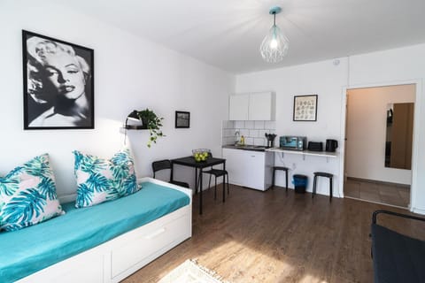 Bed, Kitchen or kitchenette, Living room, Photo of the whole room, Seating area, Dining area, Bedroom, minibar