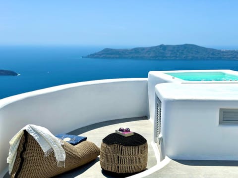 Hot Tub, View (from property/room), Balcony/Terrace, Landmark view, Swimming pool