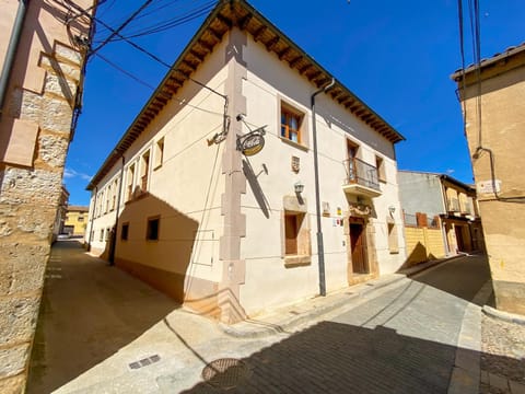 Property building, Facade/entrance, Day, Neighbourhood, Street view