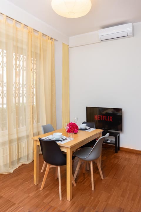 TV and multimedia, air conditioner