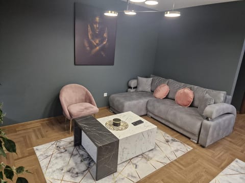 Gold lux Apartment in Serbia