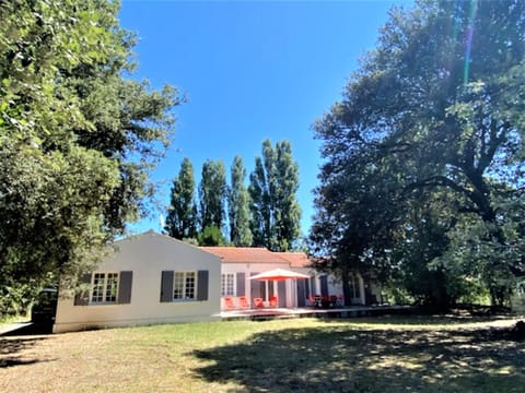 Property building, Facade/entrance, Off site