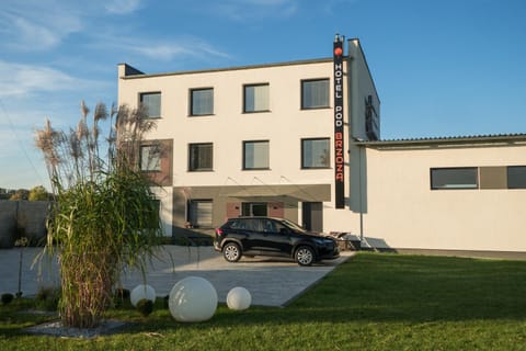 Property building, Day