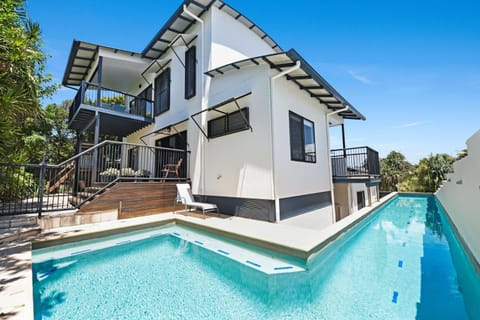 Property building, Swimming pool, Swimming pool