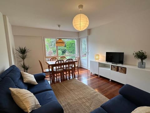 TV and multimedia, Living room, Dining area