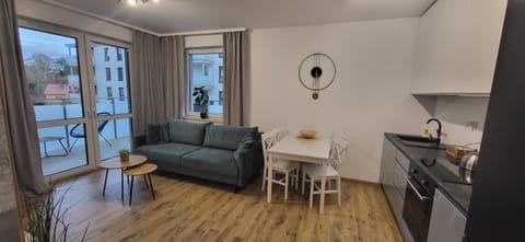 Kitchen or kitchenette, Living room, Seating area, Dining area, pet friendly