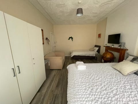 Earls Lodge Apartment in Glasgow