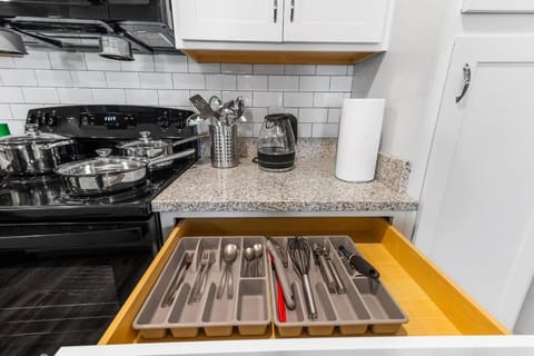 Elegant 3BR/2BA Condo Near Beaches & Attractions Apartment in Melbourne