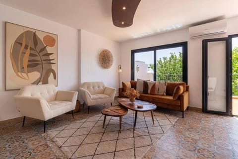 New Renovated Central Apartment with Modern Touch House in Mijas