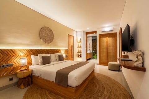 Bed, TV and multimedia, Bedroom, internet, wardrobe, air conditioner