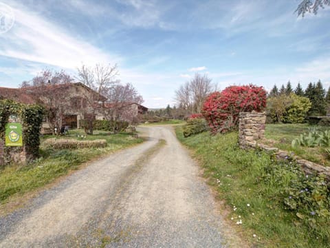 Gîte charmant avec cheminée, proche nature - FR-1-496-279 House in Auvergne-Rhône-Alpes