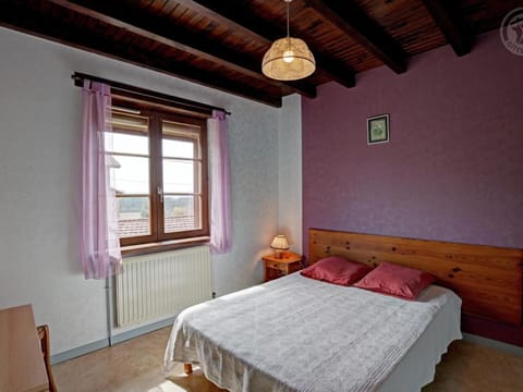 Gîte familial avec jeux extérieurs près de St-Galmier - FR-1-496-281 House in Auvergne-Rhône-Alpes