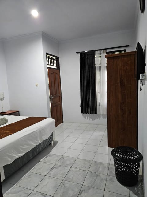 Rumah Kayu Putih Bed and Breakfast in Denpasar