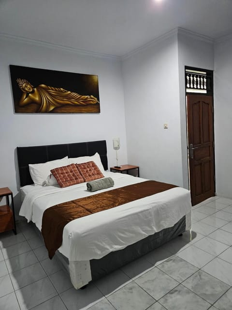 Rumah Kayu Putih Bed and Breakfast in Denpasar