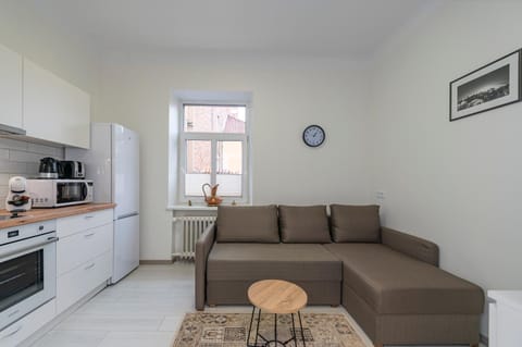 Coffee/tea facilities, Kitchen or kitchenette, Living room, Seating area, minibar, pet friendly, stove, toaster