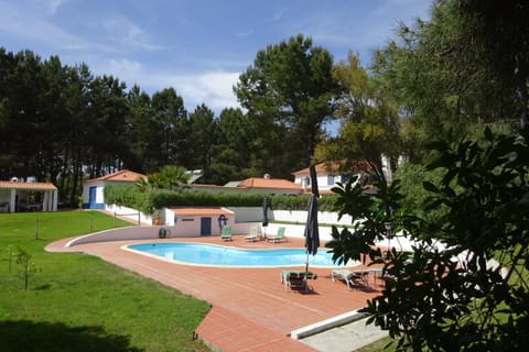 Property building, Garden view, Swimming pool, Swimming pool