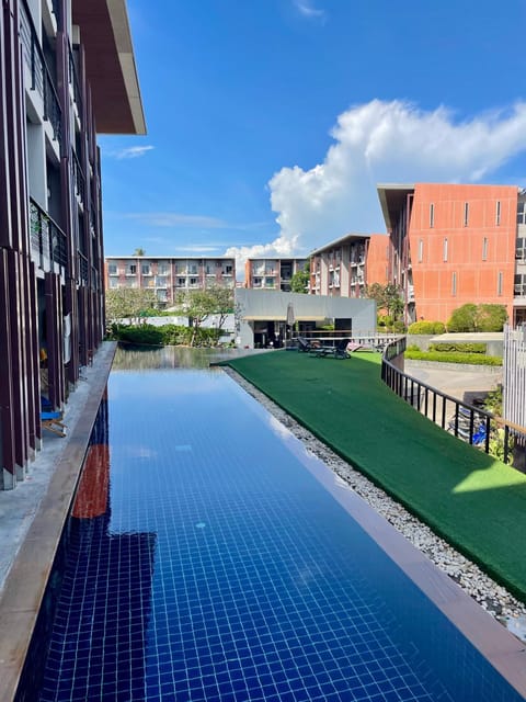 Pool view, Swimming pool
